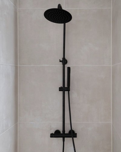 Douchestang plaatsen